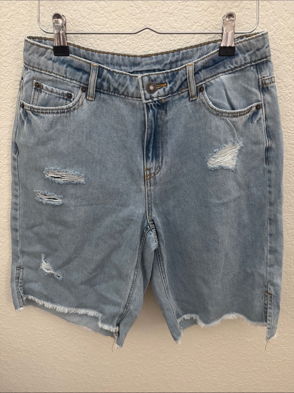 Future Collective Alani Noelle Distressed Denim Bermuda Shorts Size 4 NWT